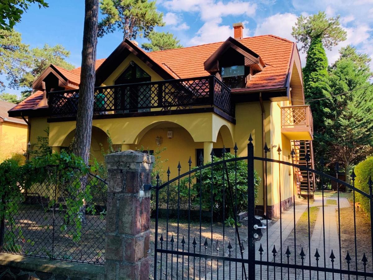 Villa B96 Сиофок Екстериор снимка